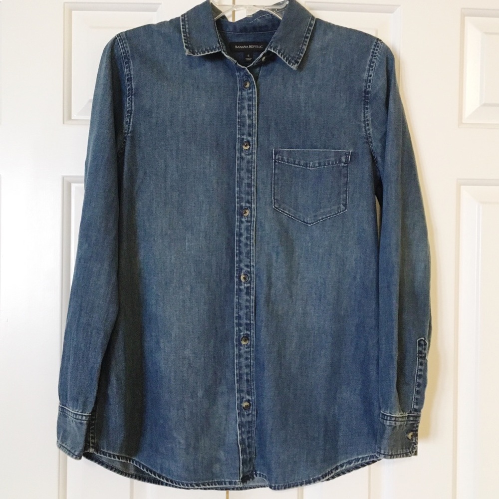 Banana Republic chambray top. Size small. EUC. - Picture 2 of 6